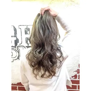 ロング EIGHT plum TOKIOリミテッドのヘアスタイル