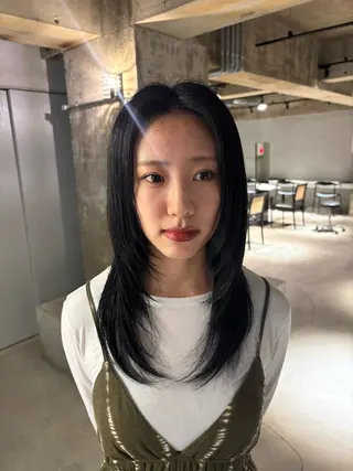 ロング 纐纈 釉羽のヘアスタイル