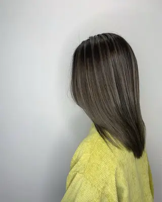 セミロング カラー 艶髪⭐️白髪ぼかし ⭐️田玉裕樹のヘアスタイル