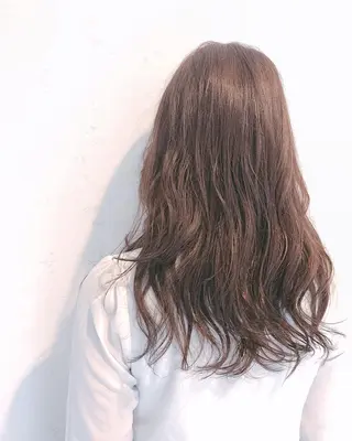 ロング カラー 伊藤 さやかのヘアスタイル