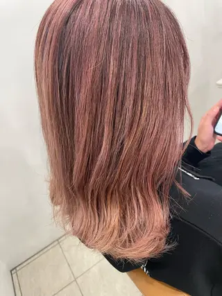 カラー ○HITOMI ○のヘアスタイル