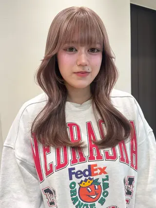 ロング ハイトーン/透明感 カラー/レイヤーのヘアスタイル