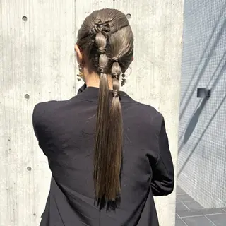 ロング カラー ヘアアレンジ カジュアルを女っぽく 𝗮𝘆𝗮𝗰𝗼のヘアスタイル