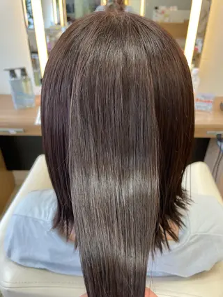 ミディアム カラー ハイトーン/レイヤー 似合わせ・ユキノのヘアスタイル