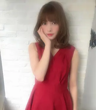 ミディアム 前地 麻衣のヘアスタイル