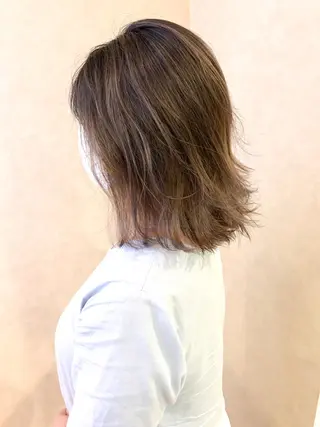 ミディアム Lit.豊橋 夏目のヘアスタイル