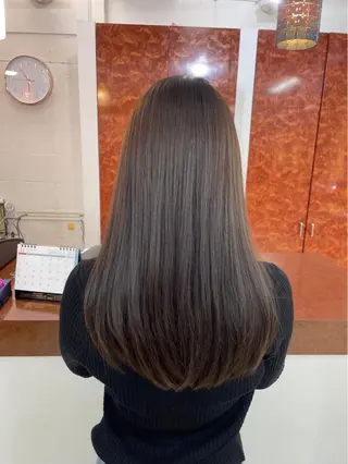 ロング 宮里 萌々のヘアスタイル