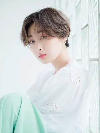 ミディアム カラー パーマ マツエク・マツパ 水口 英里のヘアスタイル