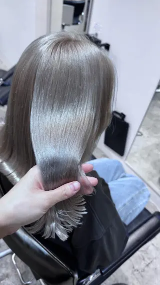 カラー サイレント美容師 アイリィのヘアスタイル