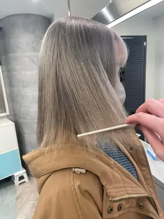 セミロング ♡似合わせハイトーン ♡maiのヘアスタイル