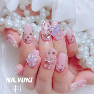 ネイル 🦋 Queenieのネイルデザイン