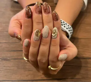ネイル HENRIETTA NAILSALONのネイルデザイン