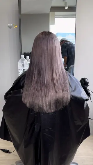 カラー ニトウ レイナのヘアスタイル