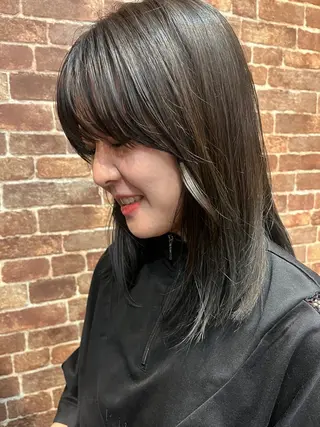 ミディアム カラー 久木原 ゆりのヘアスタイル