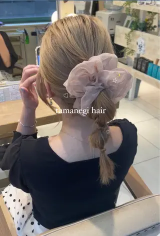 セミロング ヘアアレンジ ブリーチなしカラー/ 暖色カラー/艶カラーのヘアスタイル