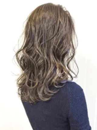 パーマ 堤 麻衣子のヘアスタイル