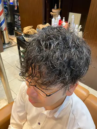 ミディアム 北川 竜也のヘアスタイル