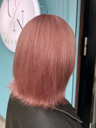 カラー 《髪質改善 UN BLEACH》のヘアスタイル