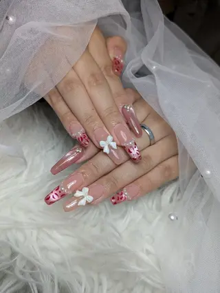 ネイル Queen Nail 研修生のネイルデザイン