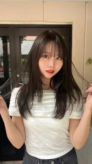 ロング 透明感カラー🕊🤍 アサノ マユのヘアスタイル