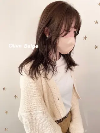 セミロング カラー 市川 千夏のヘアスタイル