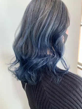 セミロング カラー 薄田 珠美のヘアスタイル