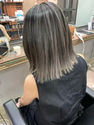 ミディアム カラー Mikuri 【Little】のヘアスタイル