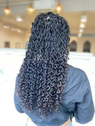 ロング パーマ 饒平名 知也のヘアスタイル