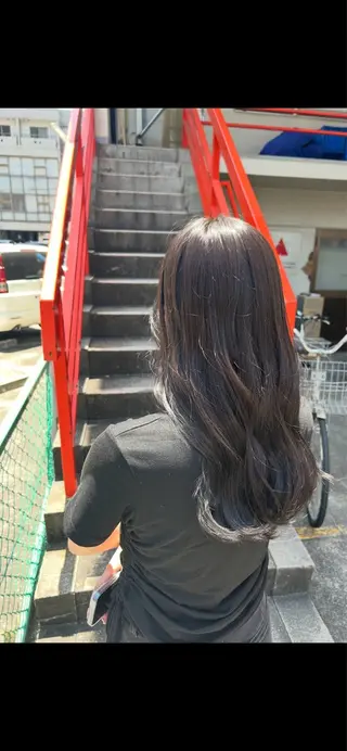 カラー 前田 亜由美のヘアスタイル