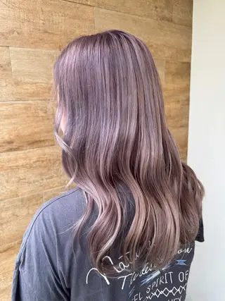 ロング Kaori🌈透明感 カラー / 髪質改善のヘアスタイル