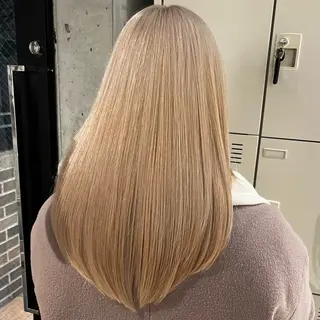 セミロング カラー ウルフ/レイヤー/ ブリーチカラーのヘアスタイル