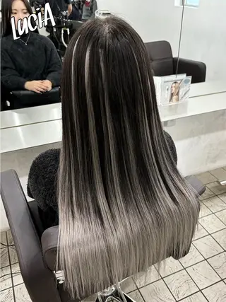 ロング カラー ヘアアレンジ エクステ LuciAのヘアスタイル