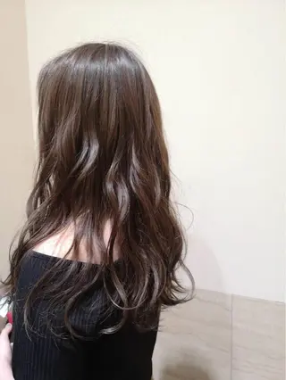 ロング 大滝 理子のヘアスタイル