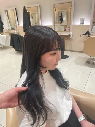 カラー 高濱 ひなよのヘアスタイル
