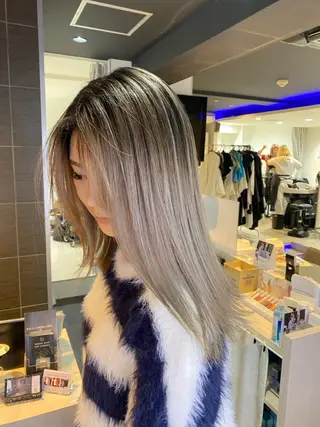 ミディアム 呉屋 愛音のヘアスタイル