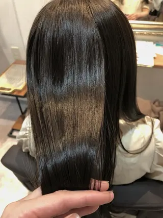 ロング カラー 山本 佳奈のヘアスタイル