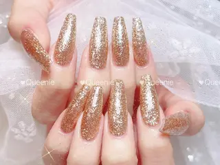 ネイル 🦋 Queenieのネイルデザイン