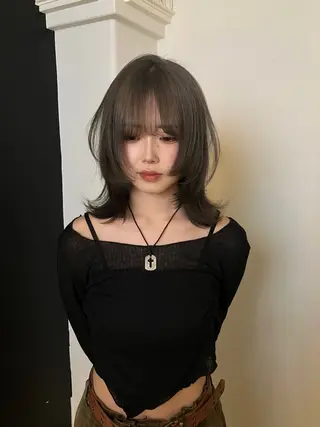ミディアム カラー Hanaka🐈⬛ 海外×ニュアンスのヘアスタイル