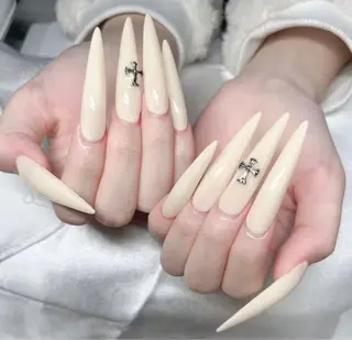 ネイル アヤメネイル 最新チップスカルプのネイルデザイン