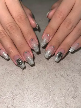 ネイル ネイルルーム チャームのネイルデザイン