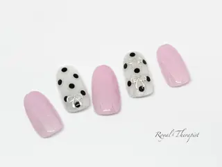 ネイル 【山岡】 ロイヤル•セラピストのネイルデザイン