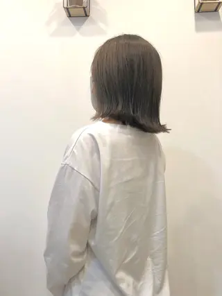 ミディアム カラー ヘアルーム カフーのヘアスタイル
