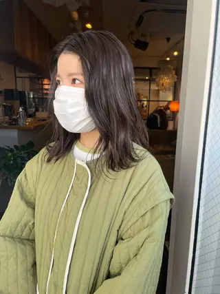 ミディアム カラー ファッションに 溶け込むstyleのヘアスタイル