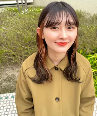 セミロング カラー RAIMA ケアハイトーンのヘアスタイル