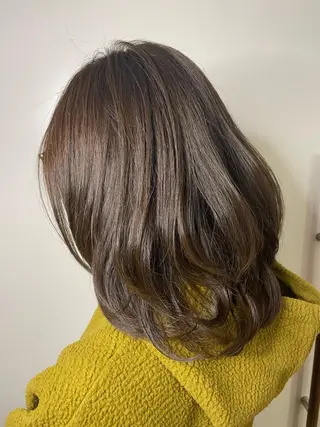 セミロング カラー 大塚 友茉のヘアスタイル