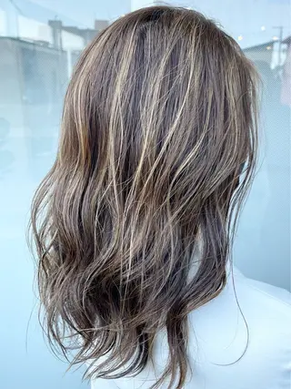 ミディアム カラー アサクラ ユウアのヘアスタイル