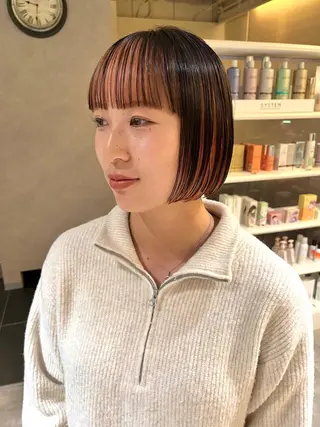 ショート カラー 桃果 momokaのヘアスタイル