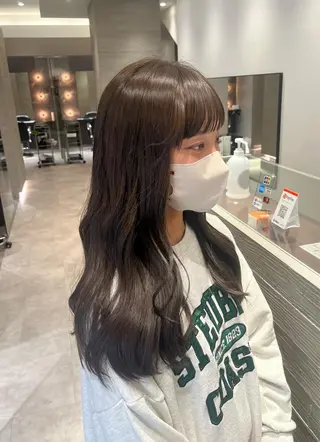 ロング カラー サキ🤍ハイトーン 🩰くびれ巻きヘアのヘアスタイル