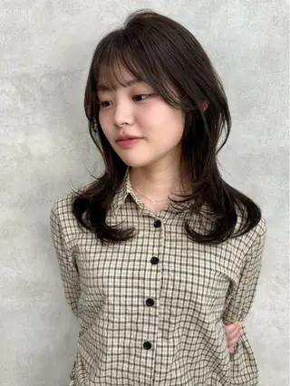 ミディアム カラー 🖤顔まわり 盛れヘア⟡アズサ🖤のヘアスタイル