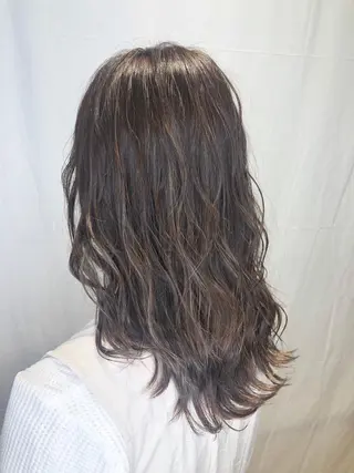 セミロング カラー 店長 濱口 花菜 美髪整形のヘアスタイル